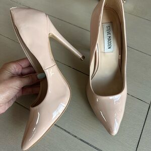 Steve Madden Nude Patent Pumps 6.5